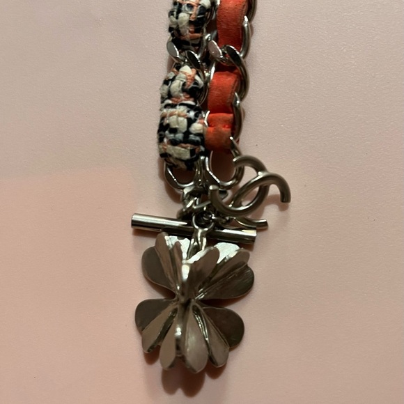 Chanel Coral & Tweed Chain Clover Charm Bracelet plus Box - Picture 5 of 13